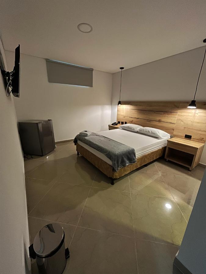 Hotel California City Medellín Esterno foto