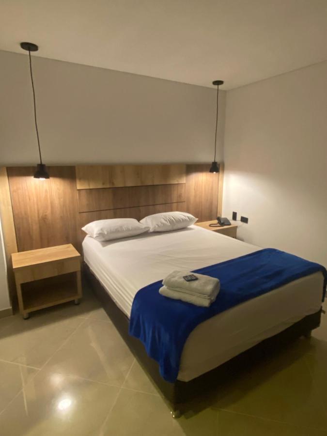 Hotel California City Medellín Esterno foto