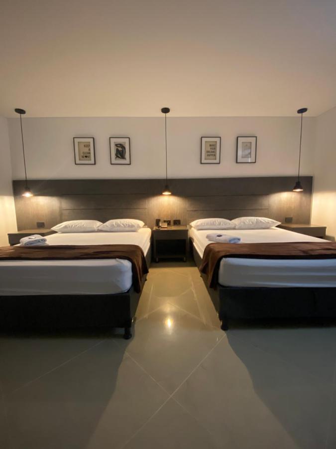 Hotel California City Medellín Esterno foto