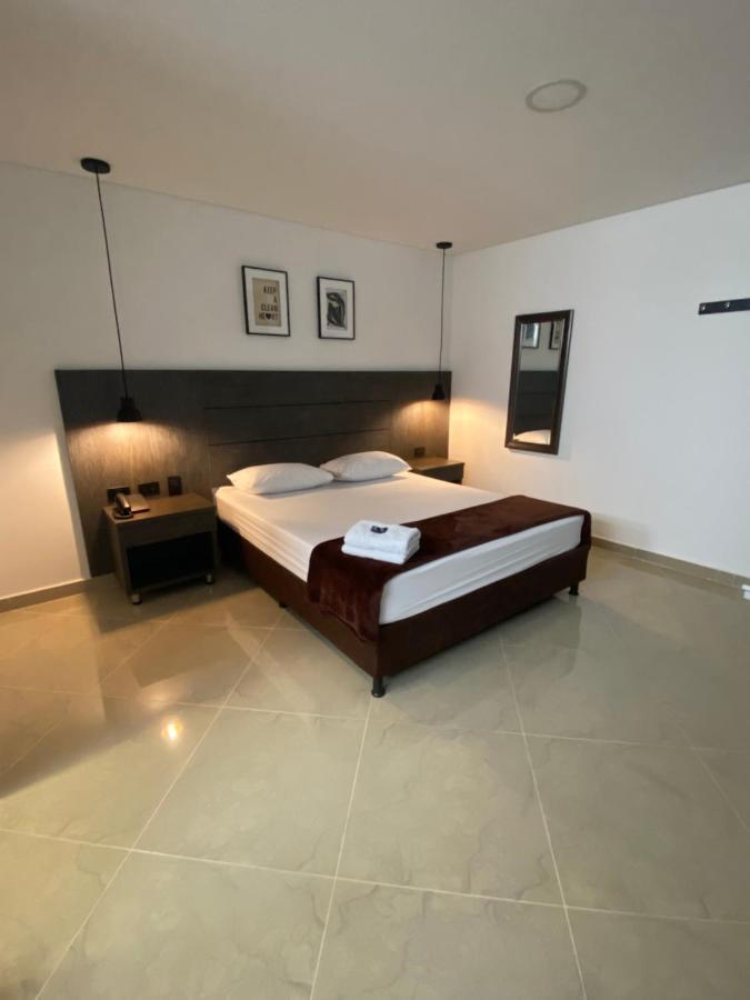 Hotel California City Medellín Esterno foto