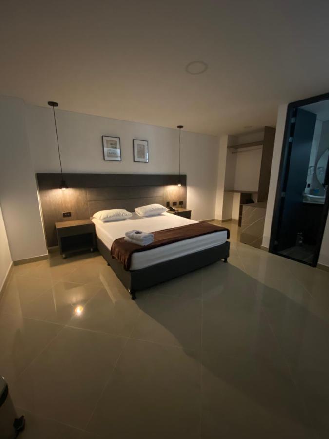 Hotel California City Medellín Esterno foto